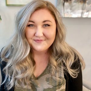 Meet your Posher, Aly